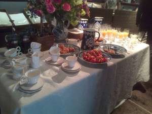 A lovely continental breakfast. Coffeeeeee please!